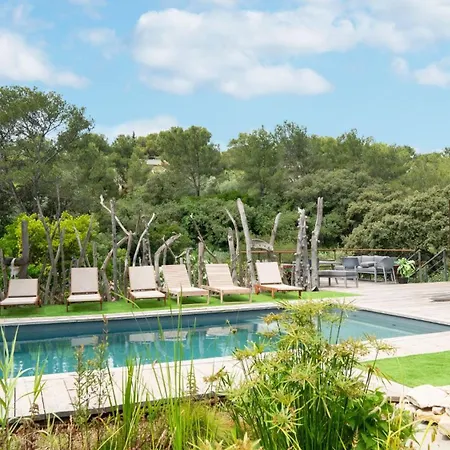 Charming In The Heart Of The Mediterranean Garrigue *